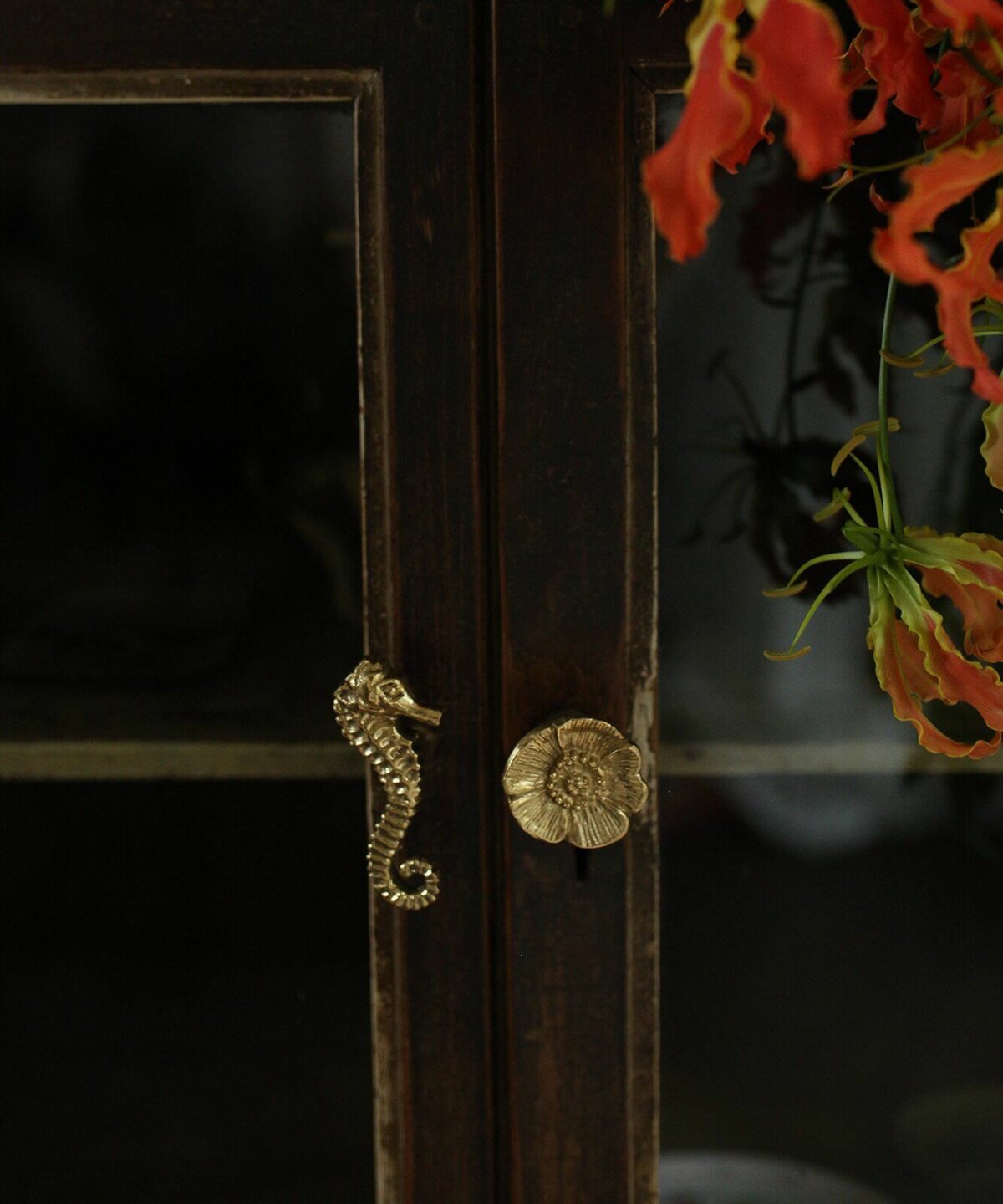 Pippa Seahorse Knob Right