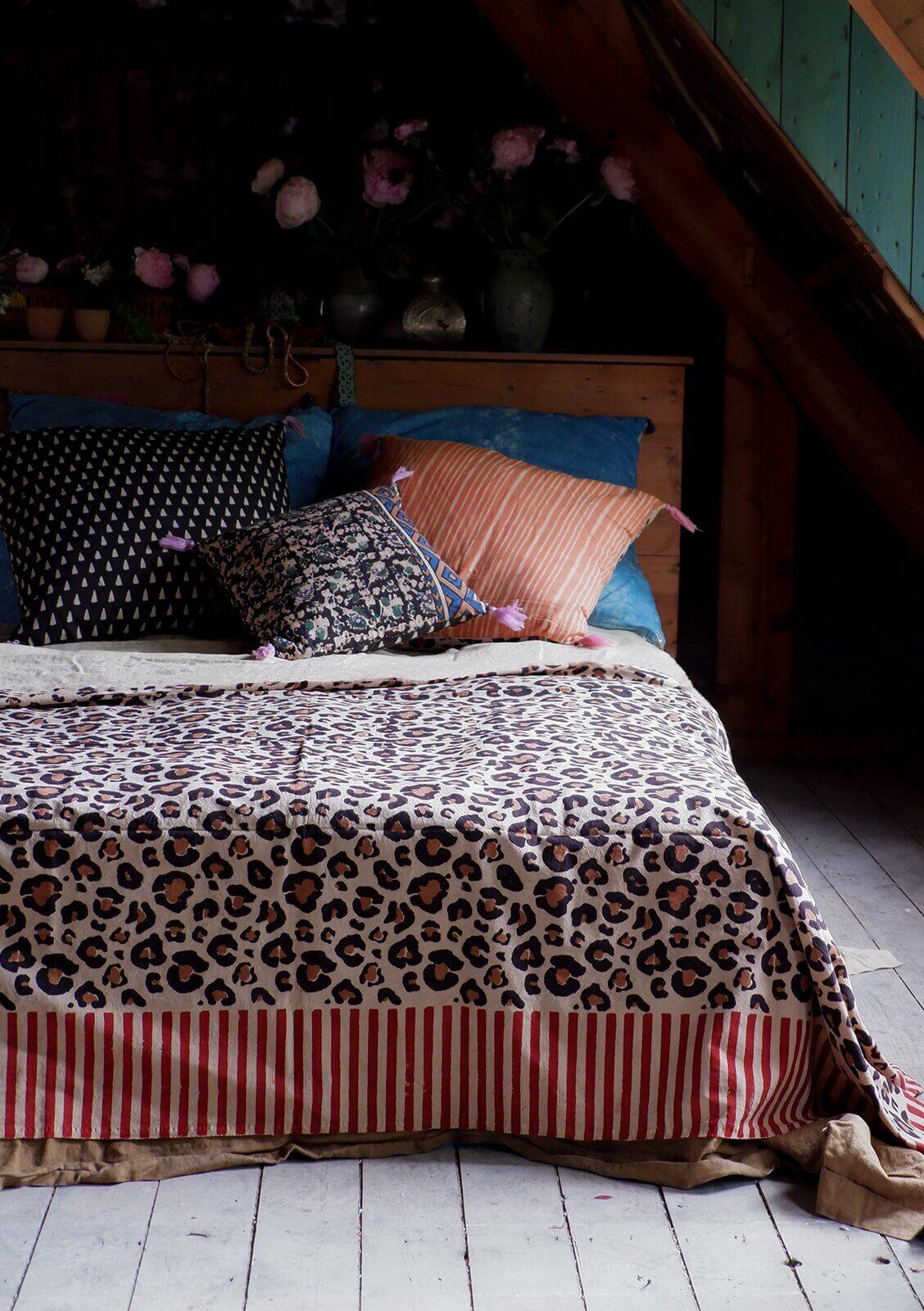 Leopard Double Throw in Tote Bag