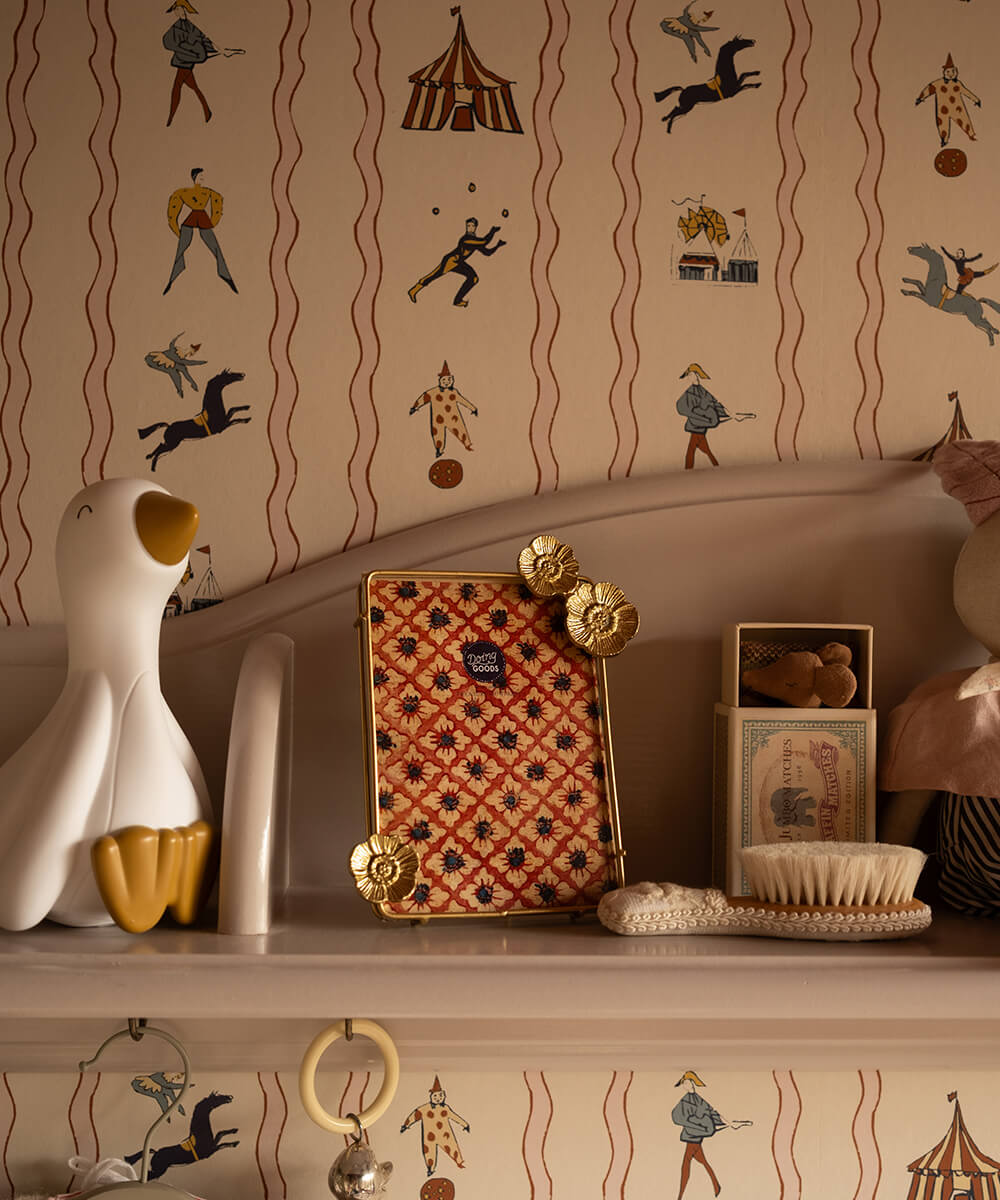 Mia Poppy Frame Large