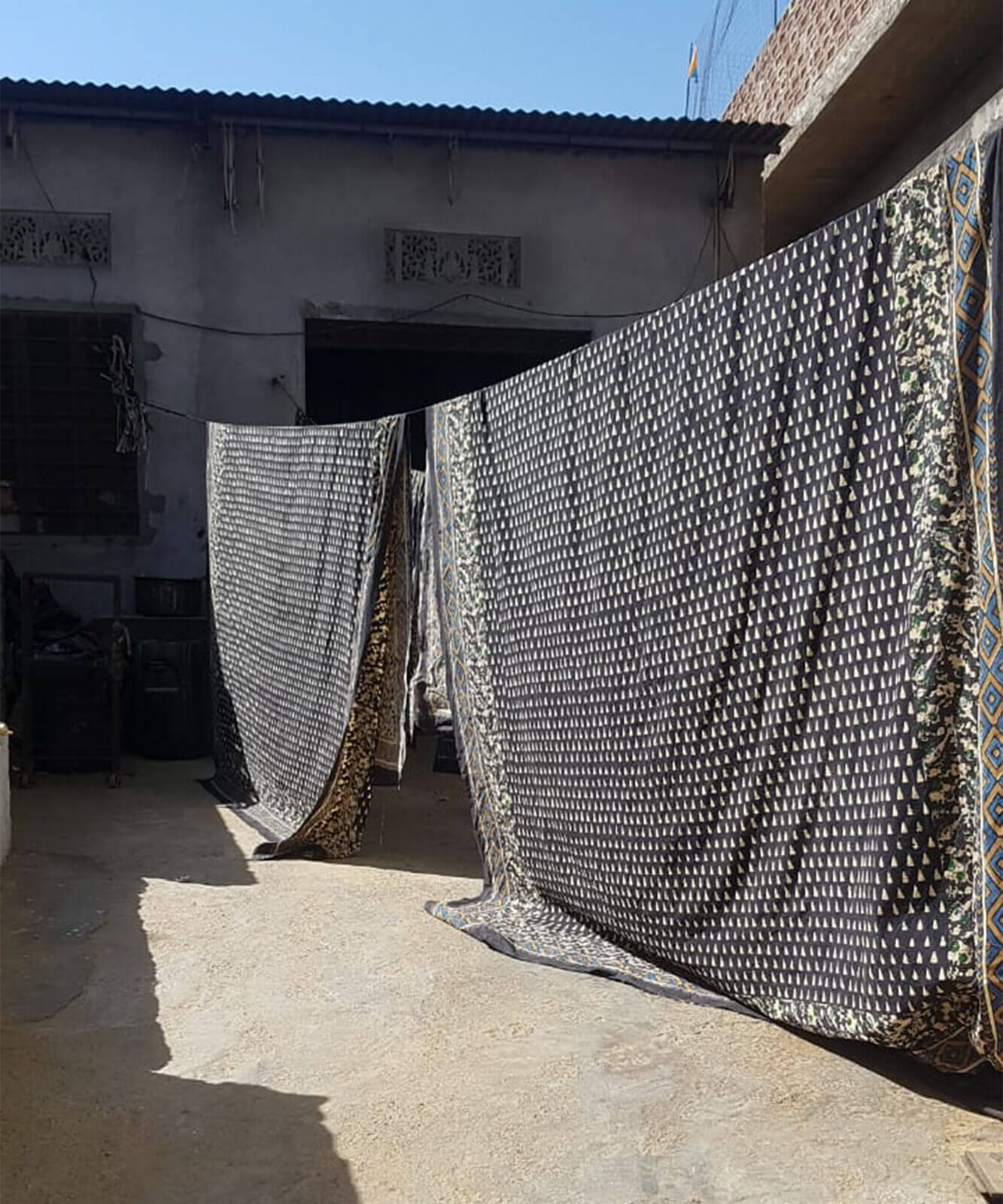 ciara-throw-doing-goods-1.40.30.025.900.5-him-web