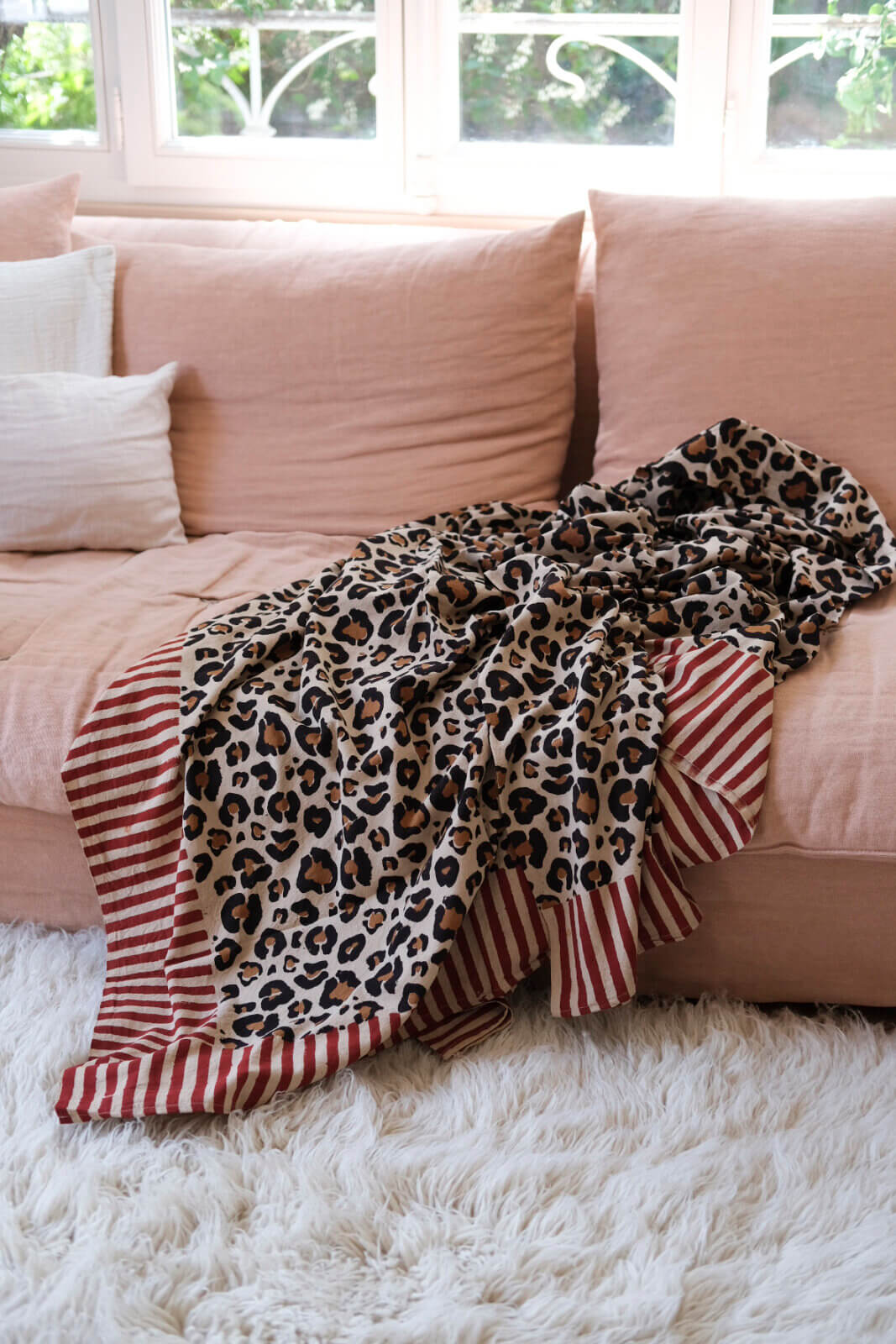 Leopard Single Throw in Tote Bag