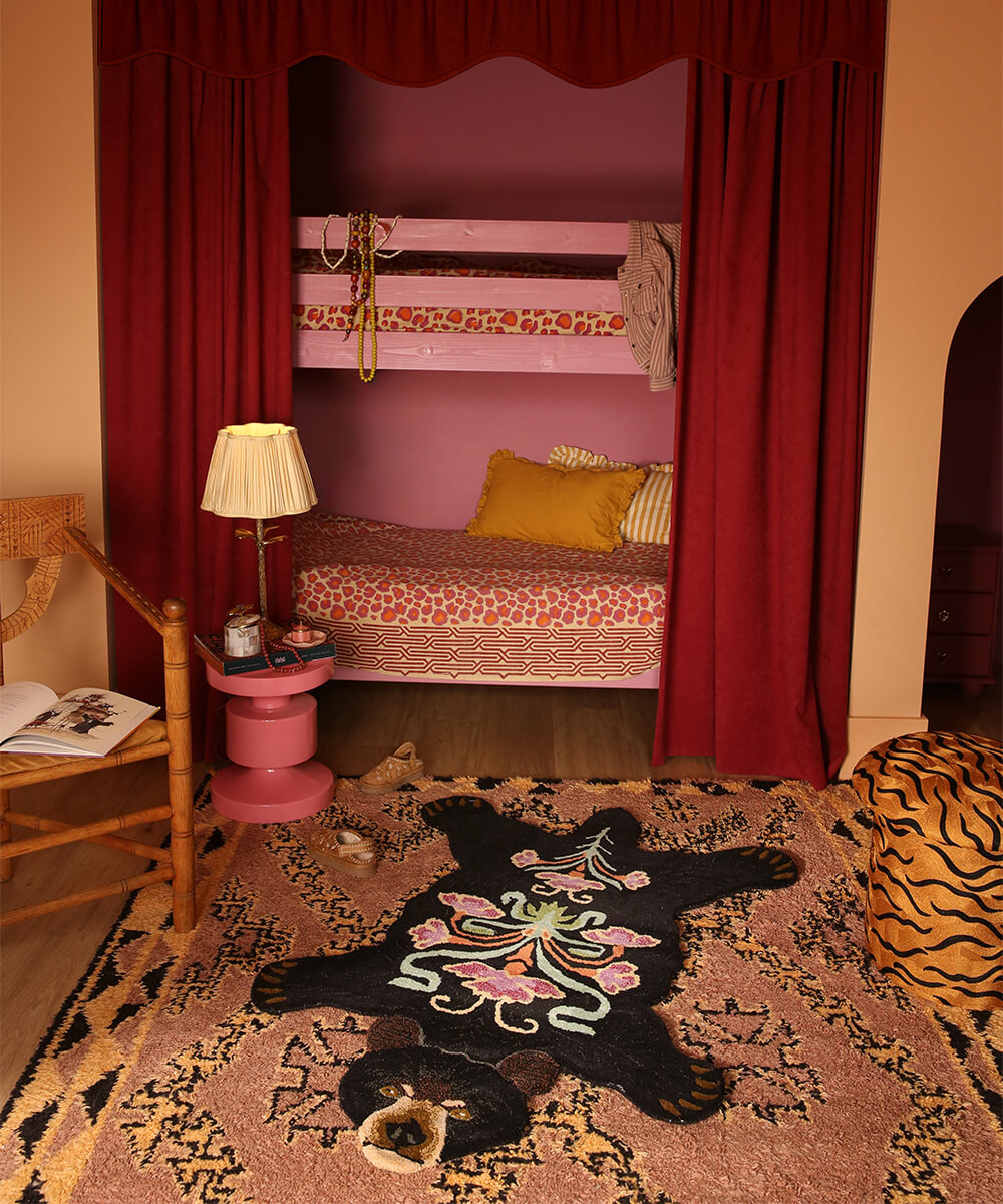 Blooming Zwarte Beer Vloerkleed Klein