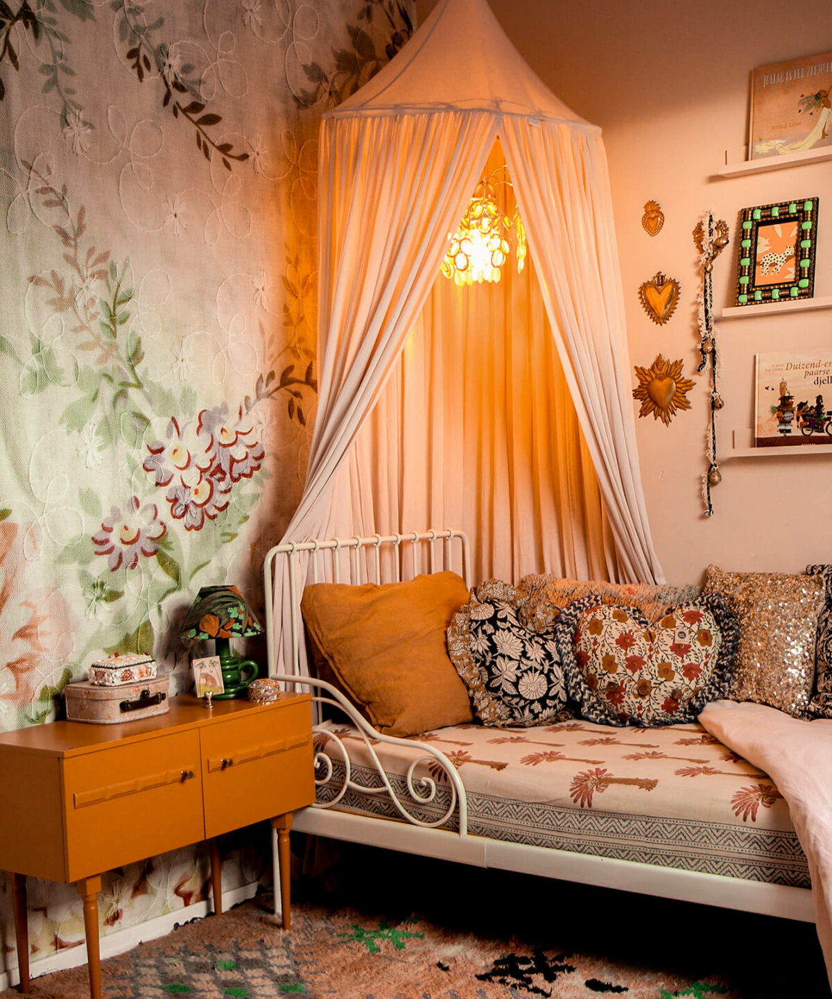 Tala Palmtree Single Throw in Tote Bag