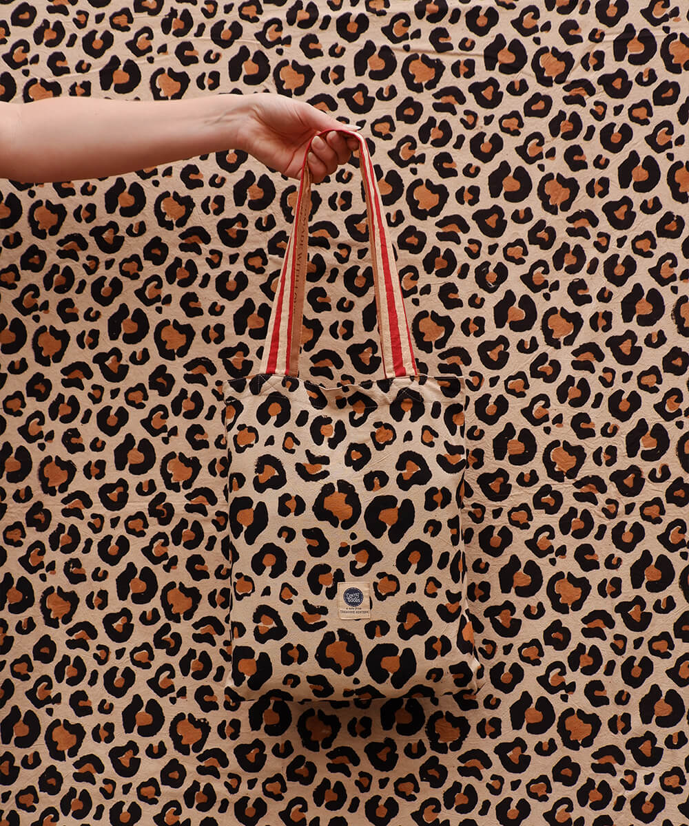Leopard Double Throw in Tote Bag
