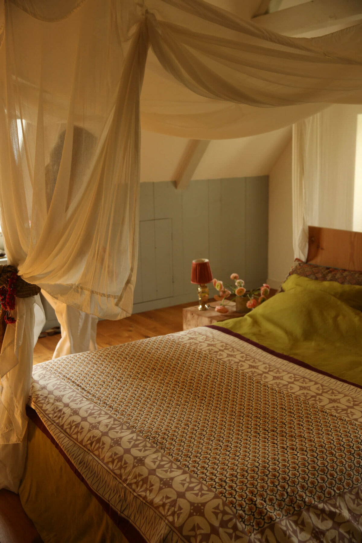 Dani Double Throw in Tote Bag