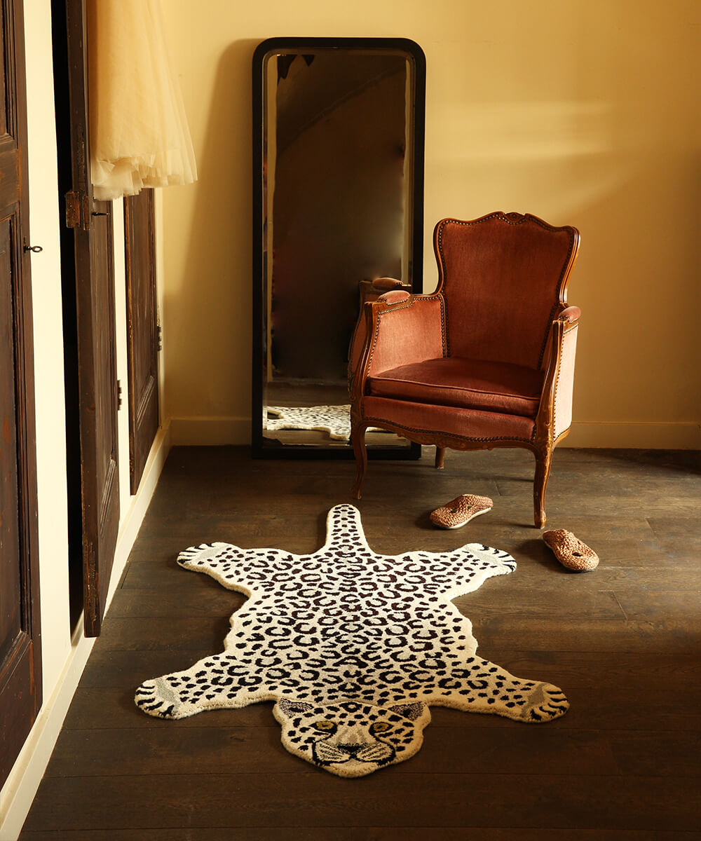 Snowy Leopard Rug Large