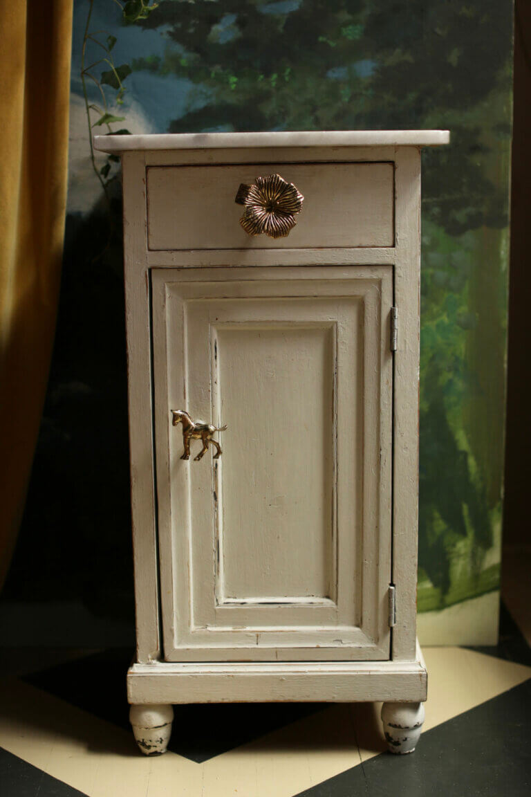 Hailey Hibiscus Knob