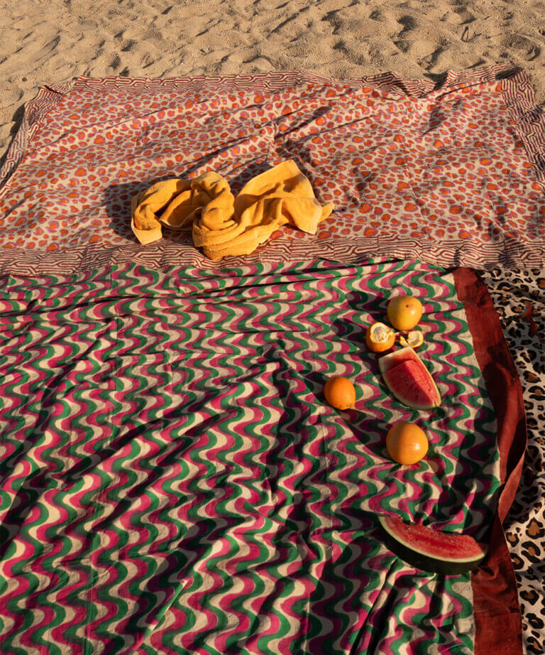 Pink Leopard Double Plaid in  draagtas