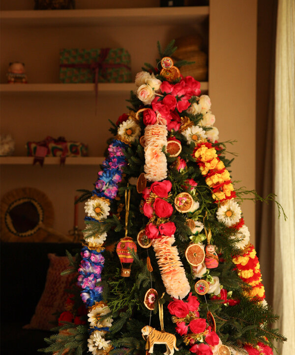 Bouquet of Roses Garland
