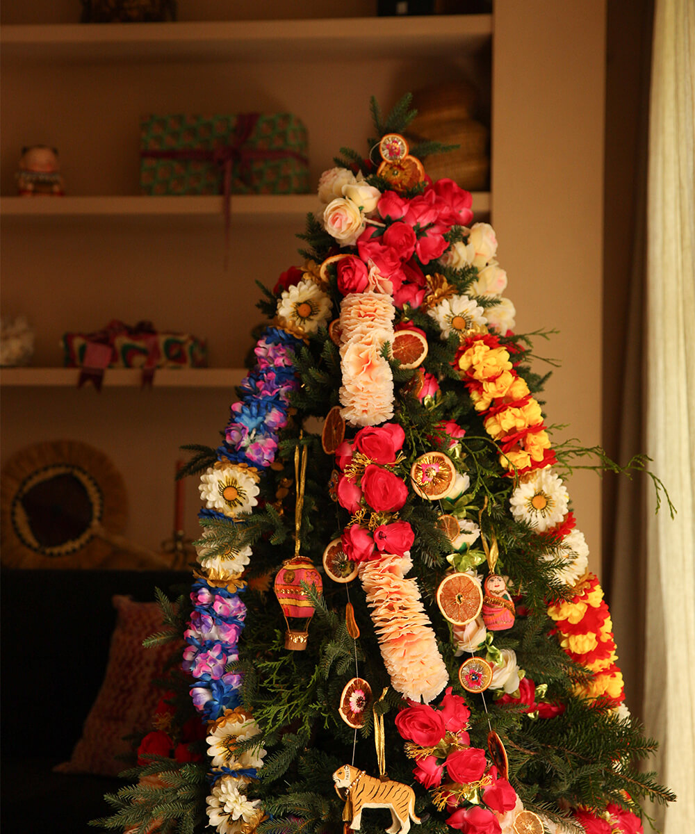 Bouquet of Roses Garland