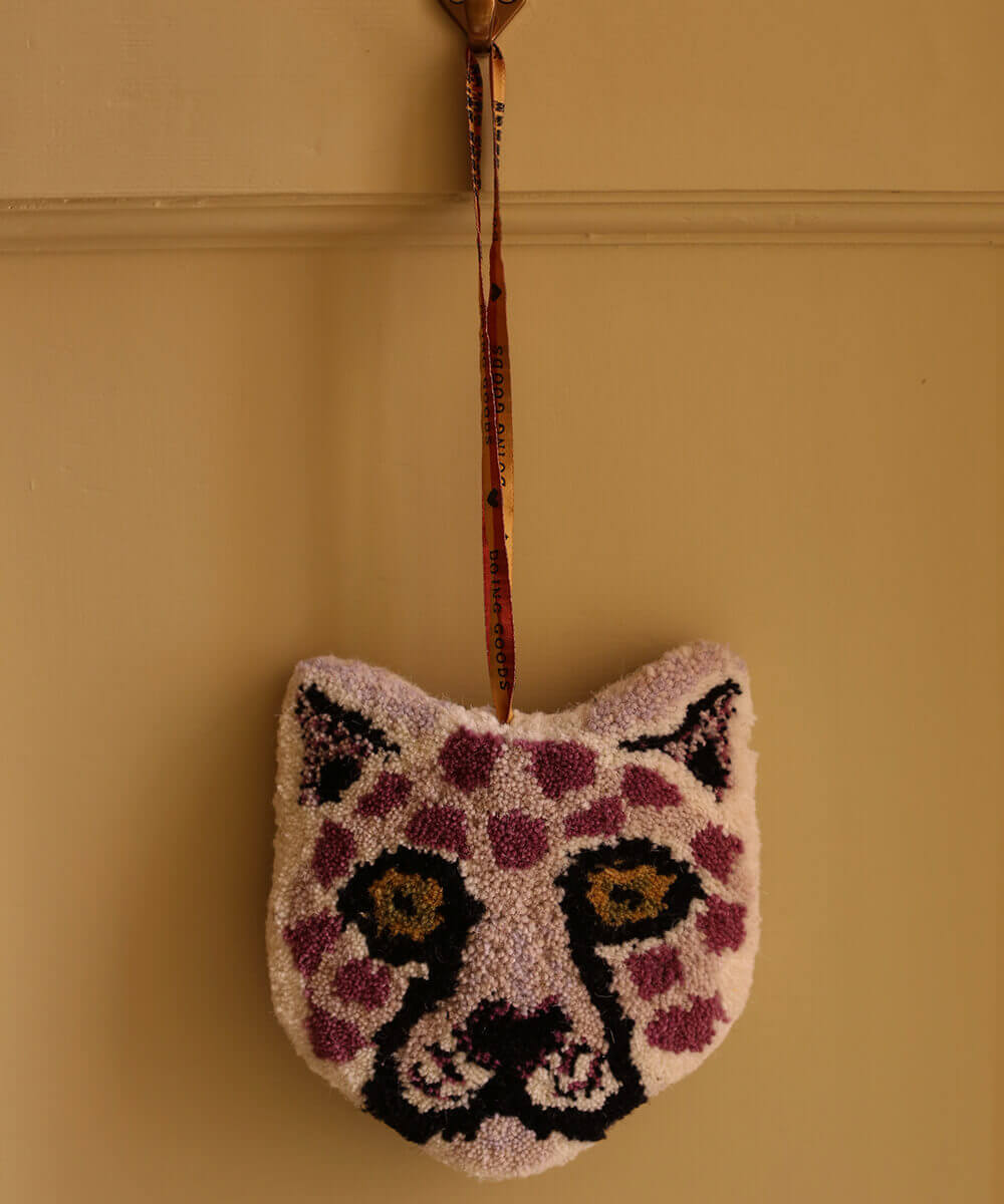 Lilly Leopard Gift Hanger