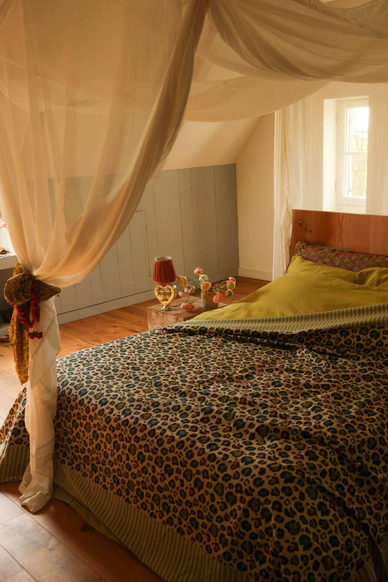 Disco Leopard Double Throw In Tote Bag