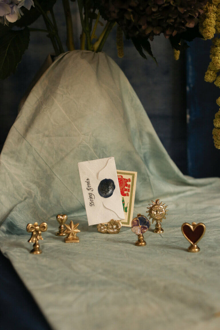 Zoey Flower Card Holder