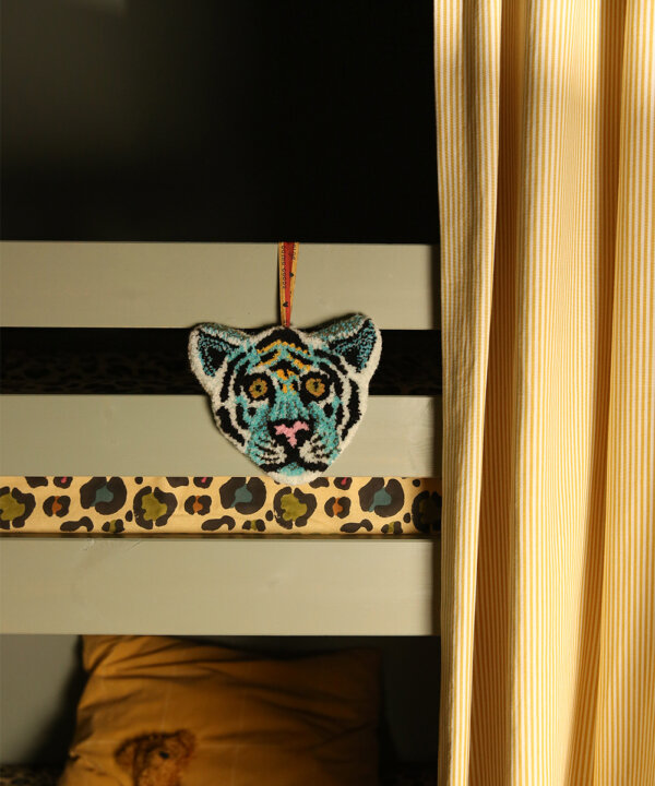 Admiral Tiger Gift Hanger