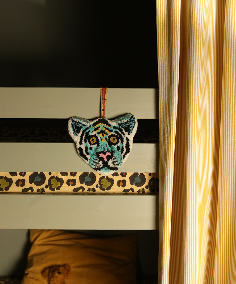 Admiral Tiger Gift Hanger