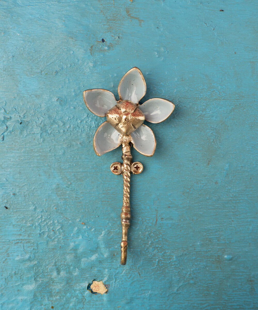 Liv Blumen Haken Hellblau