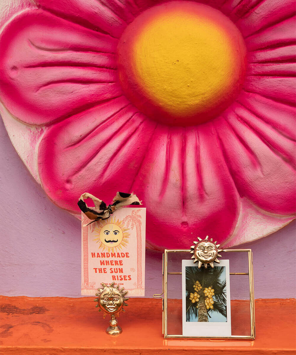 Sunny Saavi Card Holder