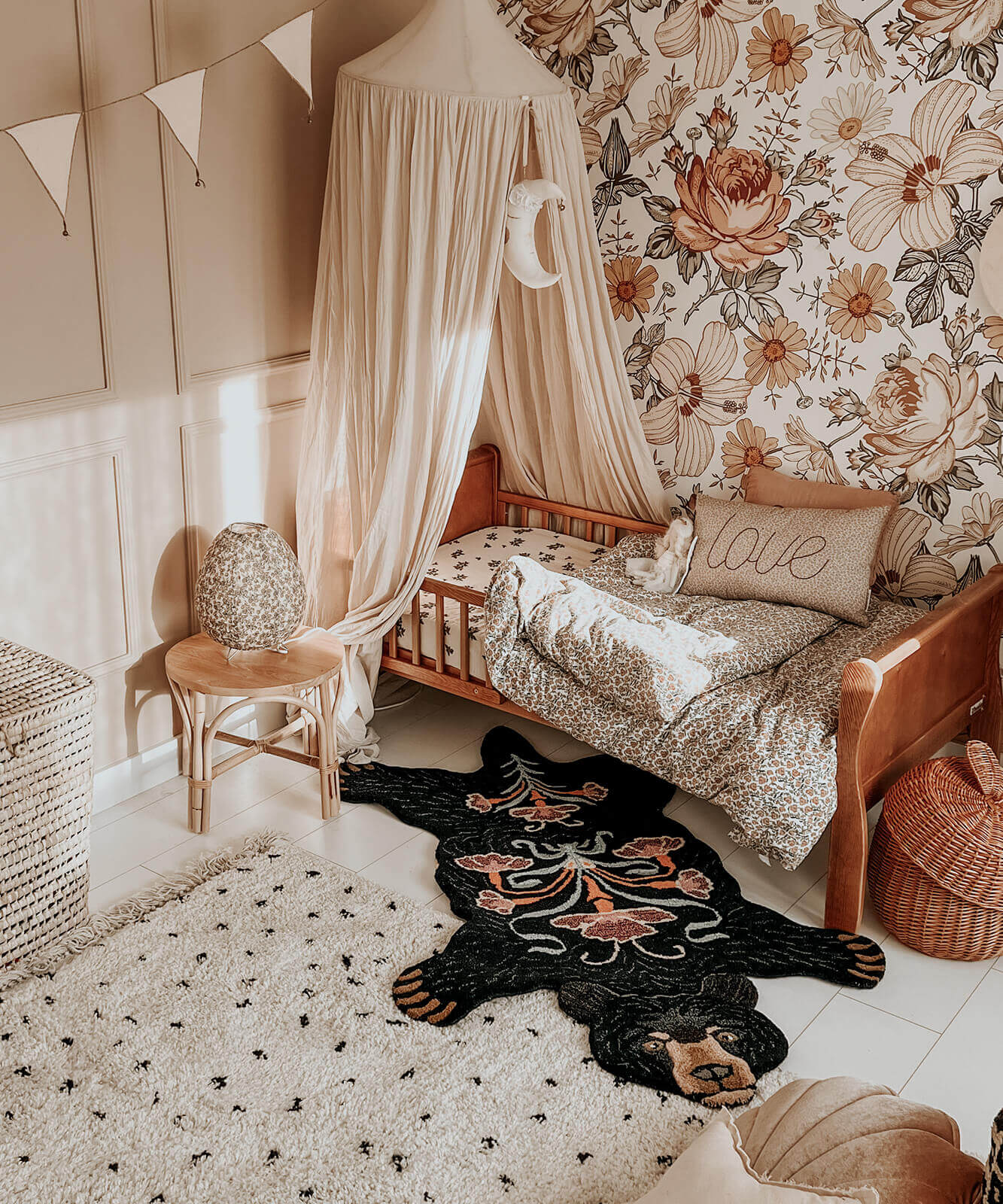 Blooming Zwarte Beer Vloerkleed Groot