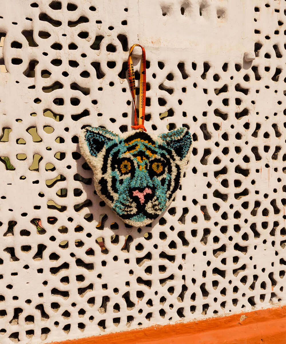 Admiral Tiger Gift Hanger