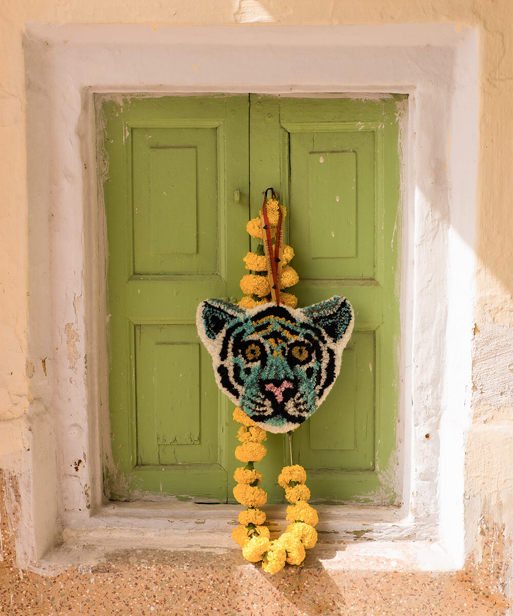 Admiral Tiger Gift Hanger