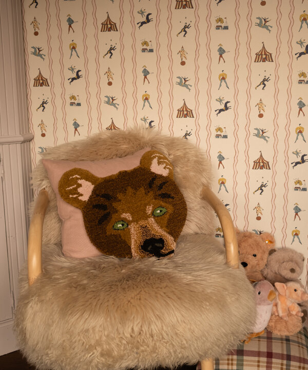 Archie Check Bear Head Rug