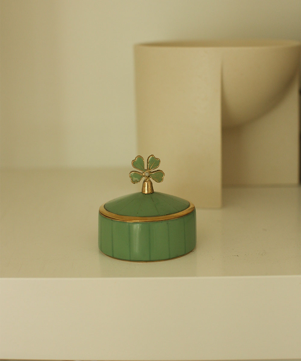 Lucky Clover Circus Box Medium Green