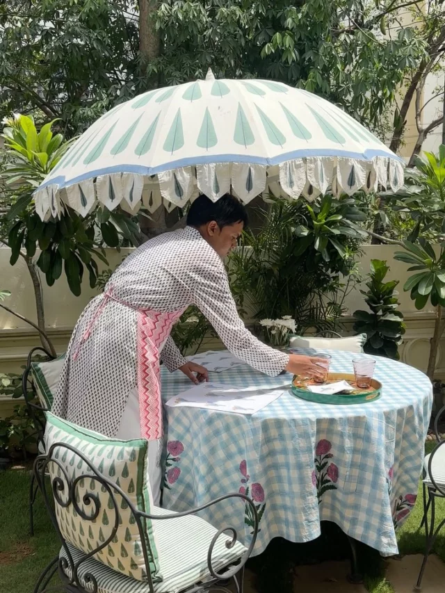 🌞 Summer tables are our favourite kind of tables 🌺🍋 Layered with&hellip;