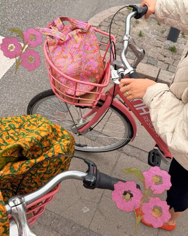 🌸🌼Our team & their favourite Sari Sari bags🌼🌸
