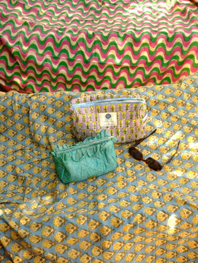Summer essentials 🌞🕶️🕶️🕶️🕶️🕶️🕶️ Sunglasses, sunscreen, a good book and our handmade quilted&hellip;