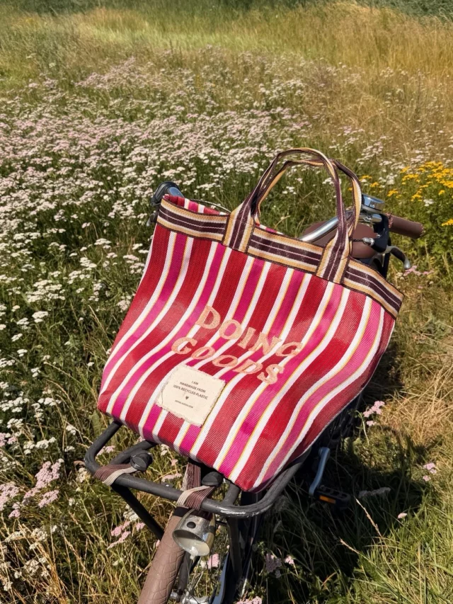 Our Barry Beach Bag, loved by the Doing Goods team⛱️🍀🩷 ⠀⠀⠀⠀⠀⠀⠀⠀⠀ From&hellip;