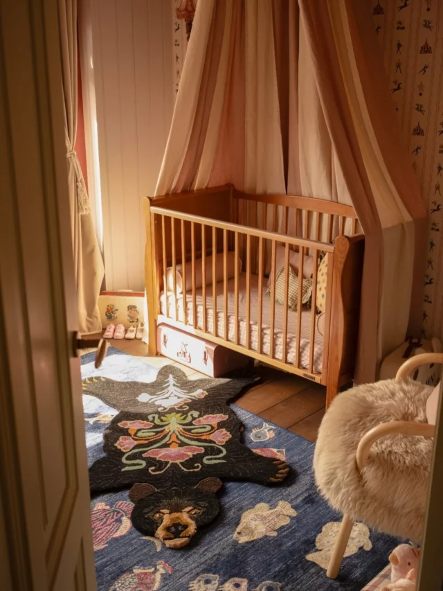 A room made for little dreamers 🌙🧸 Soft morning light, handmade treasures&hellip;